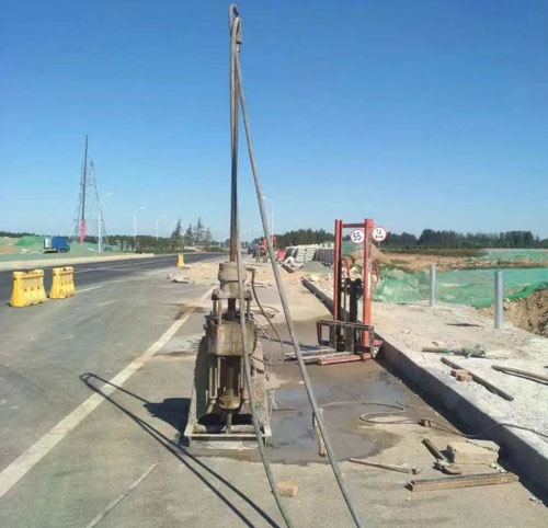 于洪公路高聚物注浆加固